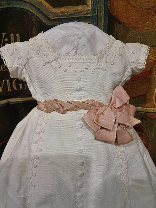 ~~~ Pretty Antique all original French Pique Bebe Gown / 1865 th.~~~