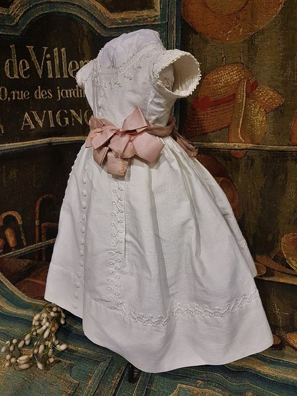 ~~~ Pretty Antique all original French Pique Bebe Gown / 1865 th.~~~