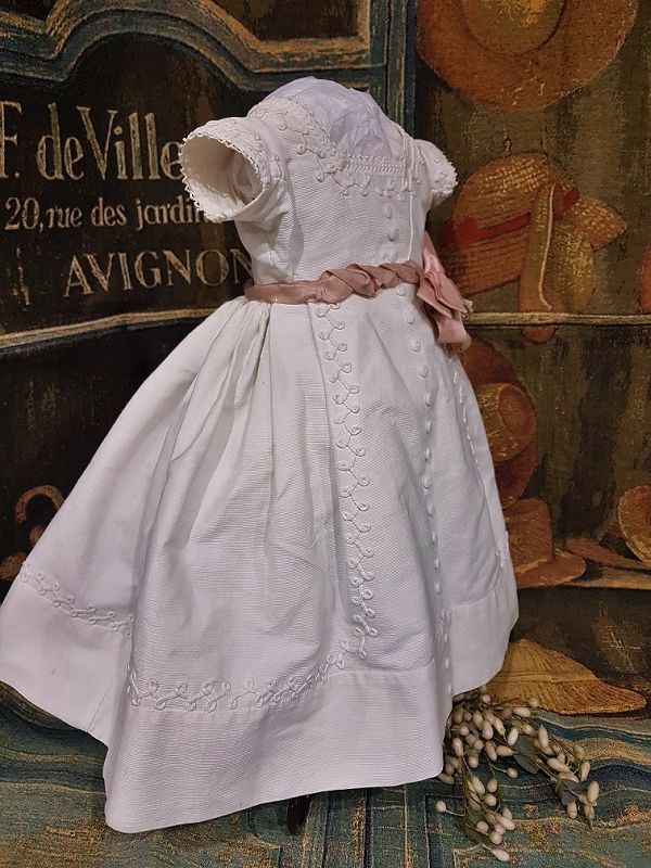 ~~~ Pretty Antique all original French Pique Bebe Gown / 1865 th.~~~