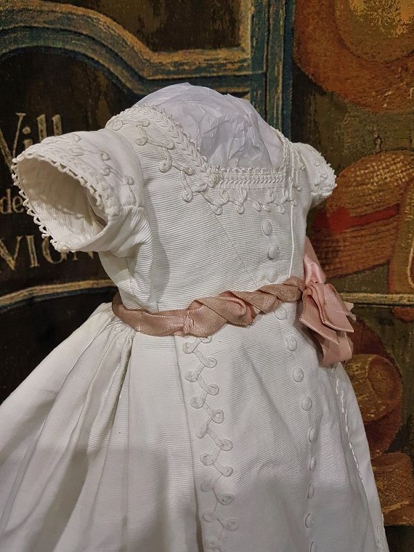 ~~~ Pretty Antique all original French Pique Bebe Gown / 1865 th.~~~