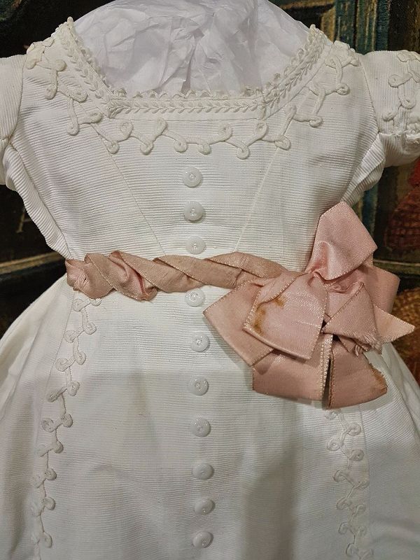 ~~~ Pretty Antique all original French Pique Bebe Gown / 1865 th.~~~