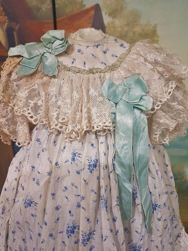~~~ Lovely Antique French Muslin Bebe Dress ~~~