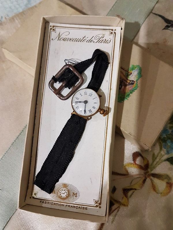 ~~All Original Fashion Doll Belt Watch in Presentation Box / 1870~~
