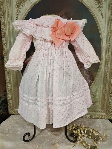 ~~~ Lovely Antique French Muslin Bebe Dress ~~~