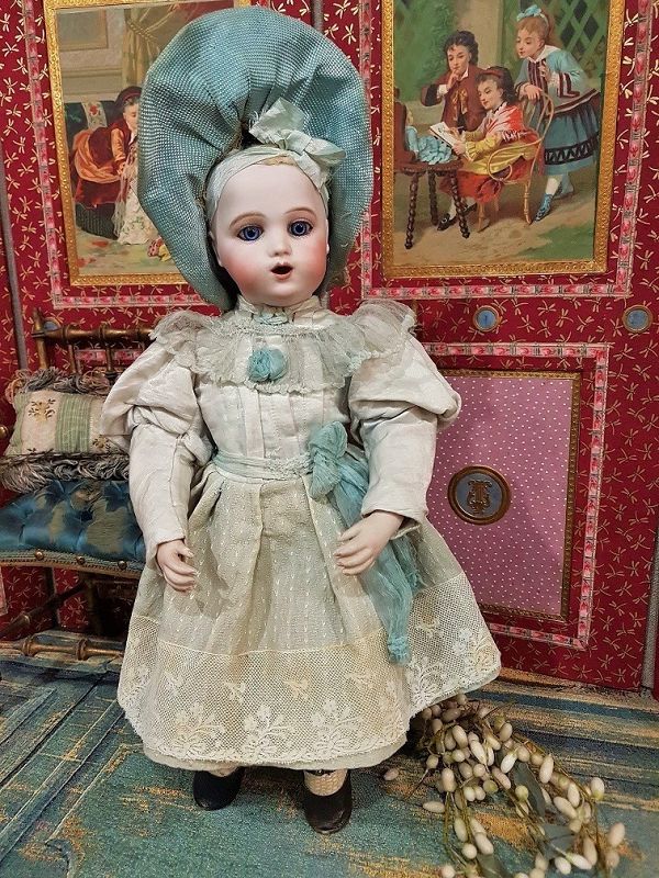 ~~~ Cute French Premier Nursing Bru Bebe with lovely Clothing ~~~