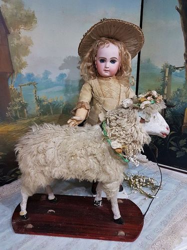 ~~~ Beautiful Early Large Sheep from 19th. Century ~~~