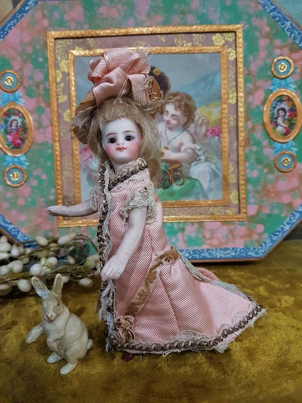 ~~~ Mademoiselle Mignonette in her pretty Silk Gown ~~~