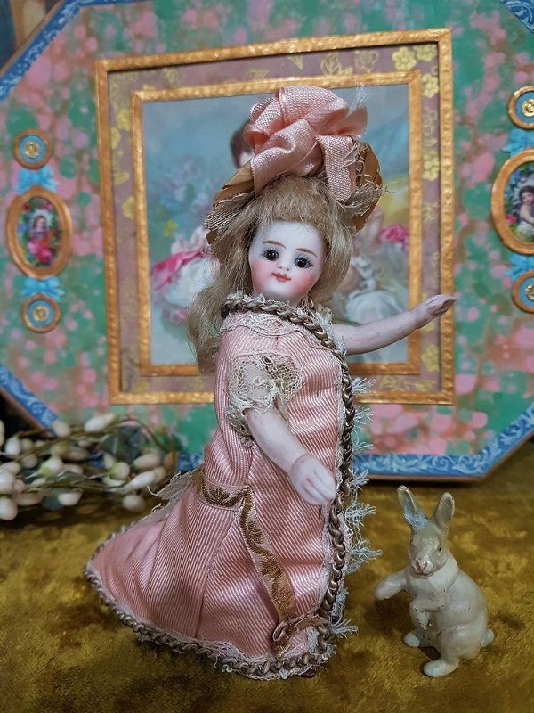 ~~~ Mademoiselle Mignonette in her pretty Silk Gown ~~~