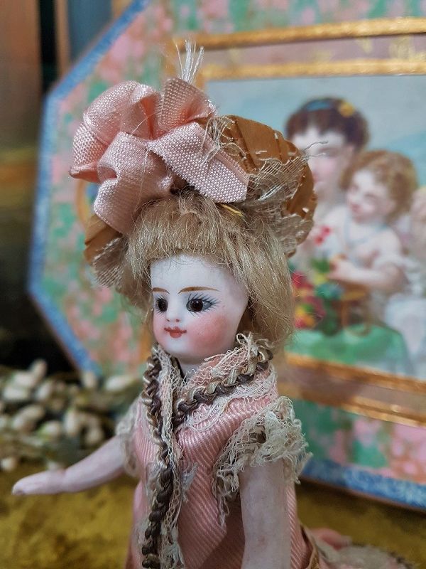 ~~~ Mademoiselle Mignonette in her pretty Silk Gown ~~~