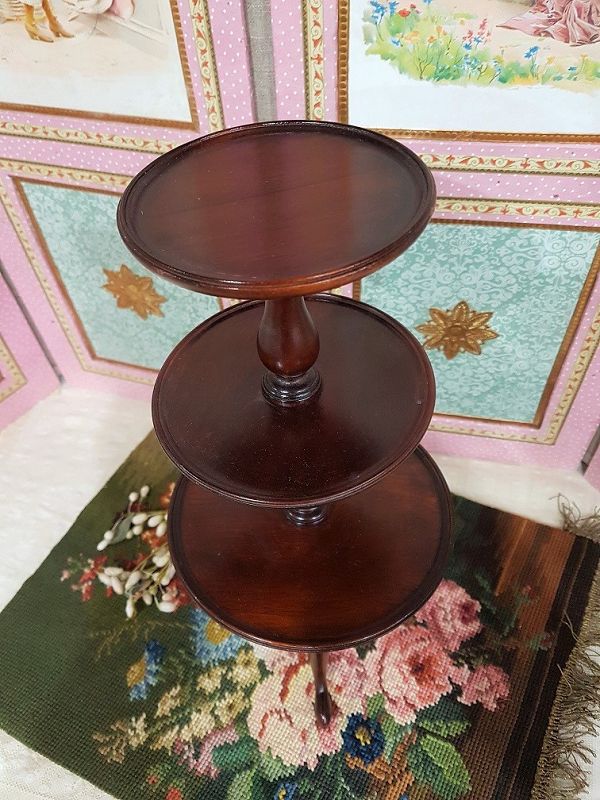 Rare Huret era 1860th. Tritop Mahogany Table