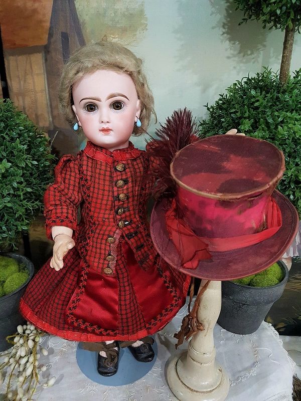 Lovely French Mademoiselle Jumeau size 6 in Pretty antique Clothing