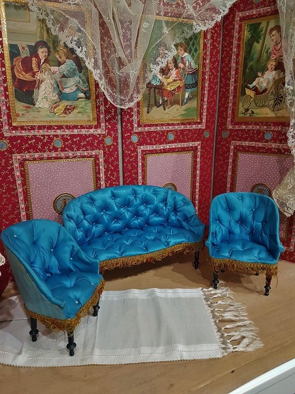 Exquisite like mint  French early Doll´s Salon Furnishing