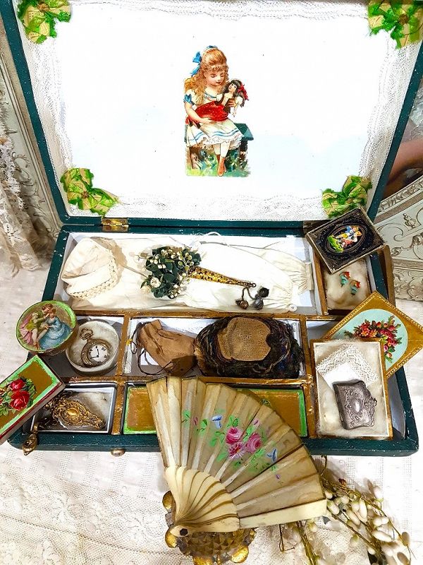 Rare antique &quot; Necessaire de Demoiselle &quot; Pouppe Accessorie Box