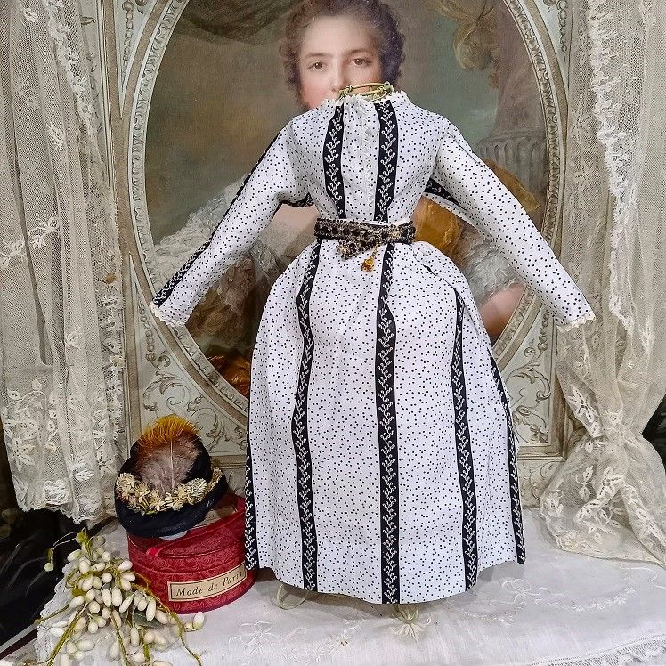 Lovely French complete Poupee Costume fot size 4 Doll