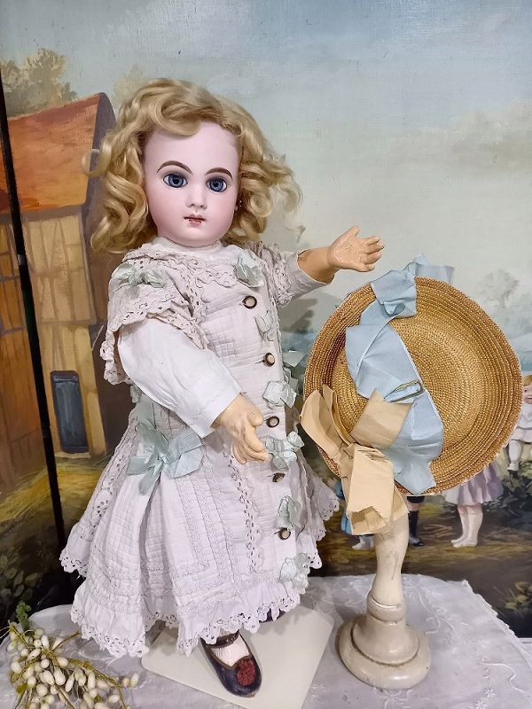 Stunning French Bisque Bebe by Emile Jumeau size 8 .....