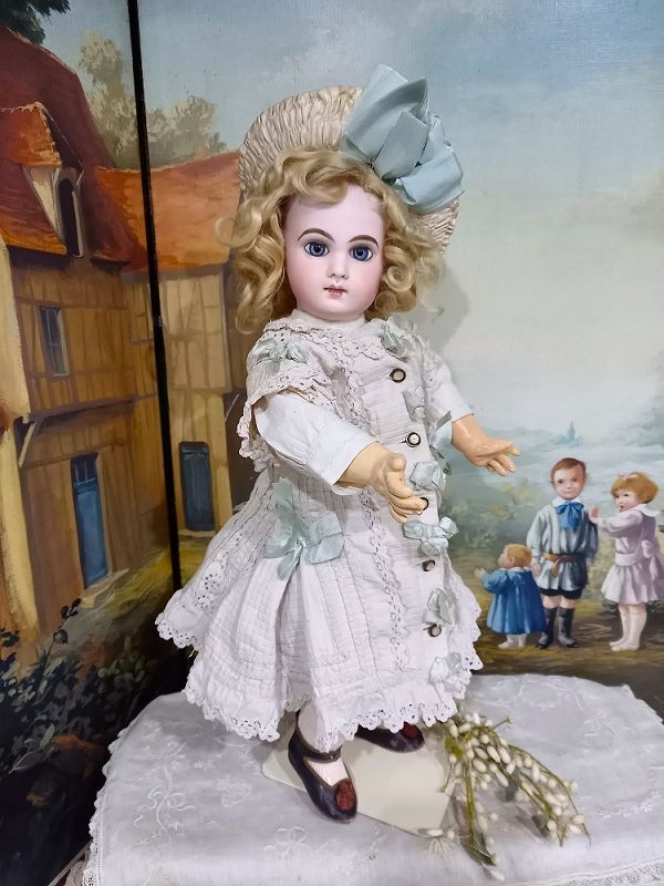 Stunning French Bisque Bebe by Emile Jumeau size 8 .....