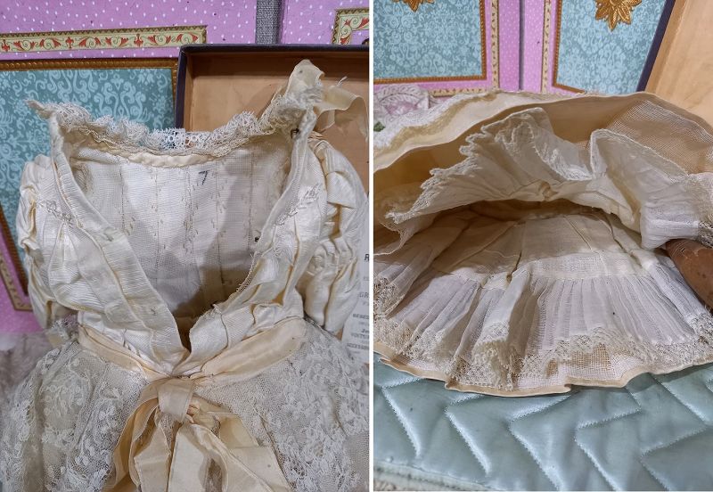 Pretty antique Bebe silk Costume in Presentation for size 7 Doll