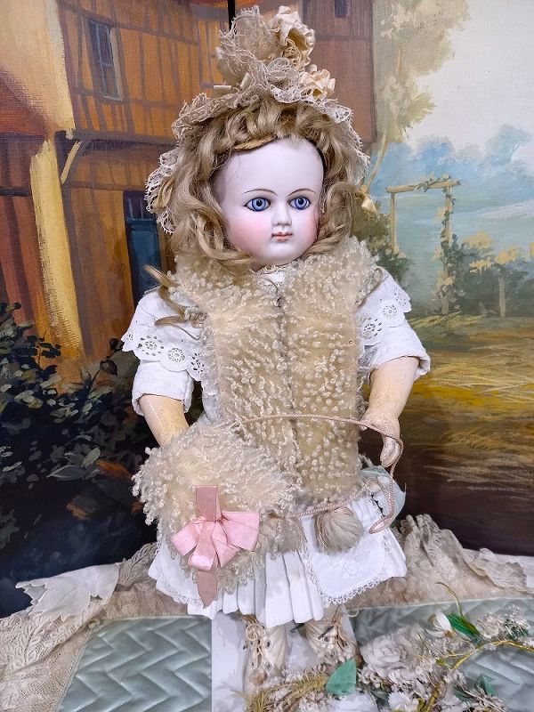 Lovely 19th. century Dolls Lamb Wool Set in Presentation