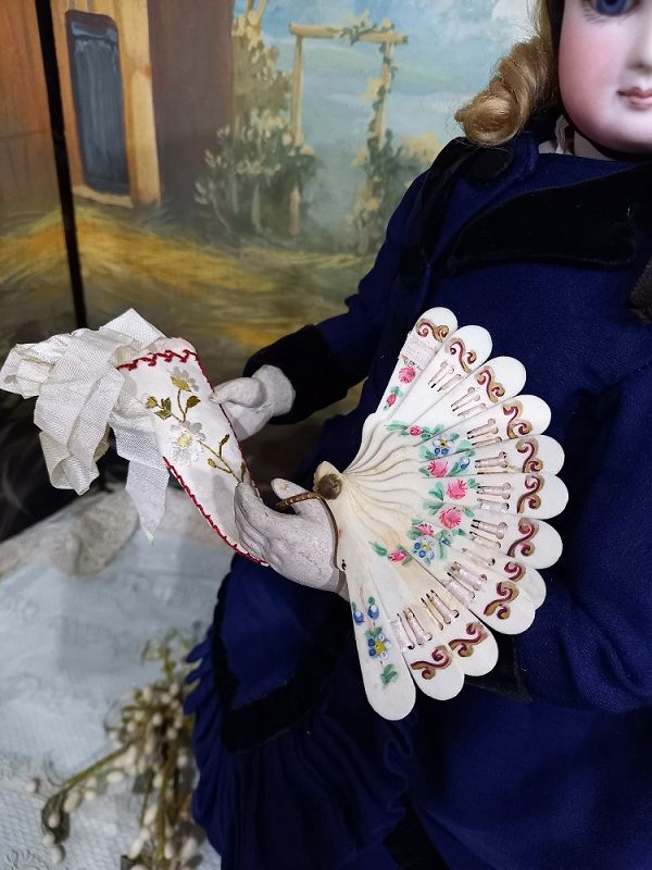 Pretty Hand Painted Ivory miniature Poupee Fan in original silk Case