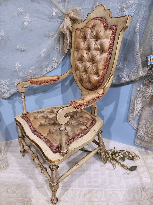 Superb French Wooden Chair with pink Tufted Silk Upholstery