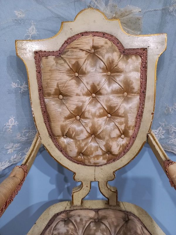 Superb French Wooden Chair with pink Tufted Silk Upholstery