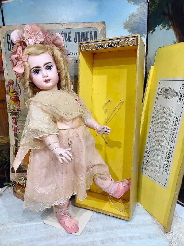 Collectible Dolls and Accessories | Trocadero