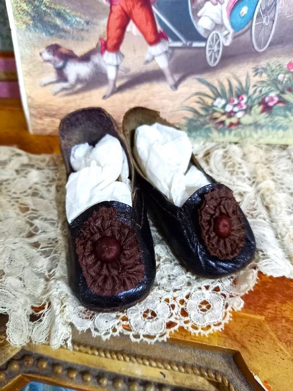 Lovely French Bebe Shoes size 2 / 2,5&quot;