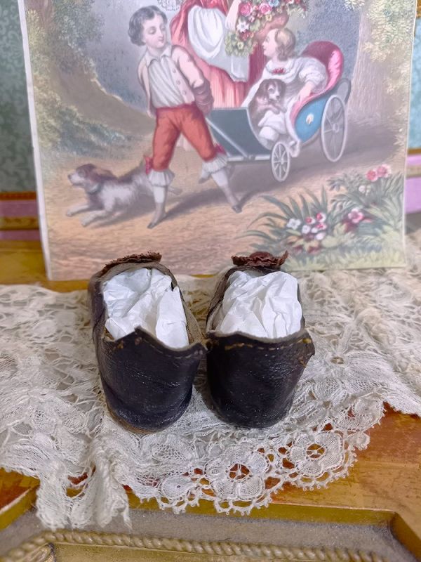 Lovely French Bebe Shoes size 2 / 2,5&quot;