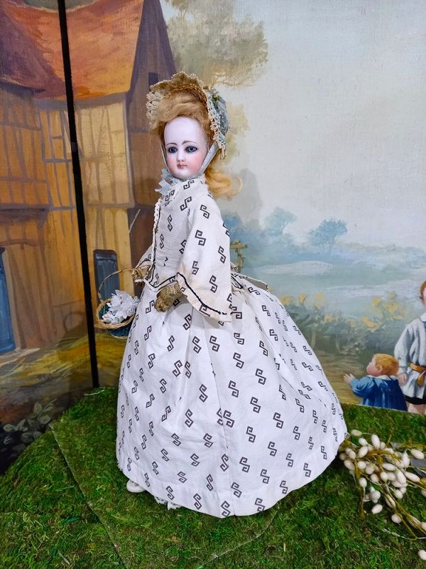 Pretty petite French bisque Poupee size 0 in Original Costume