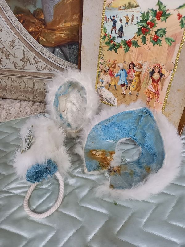 Lovely 19th. century Dolls Fur Winter Set in Presentation