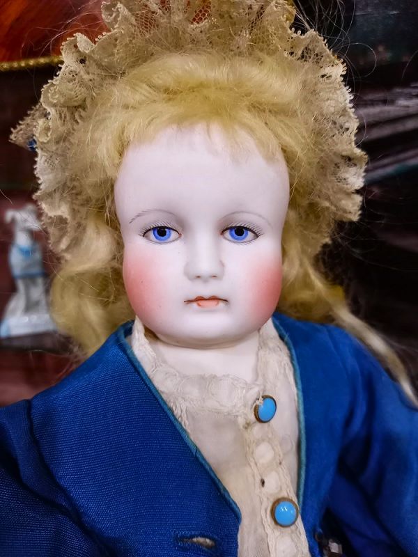 Rare early French Bisque Poupee by Leontine Rohmer / circa 1858th.