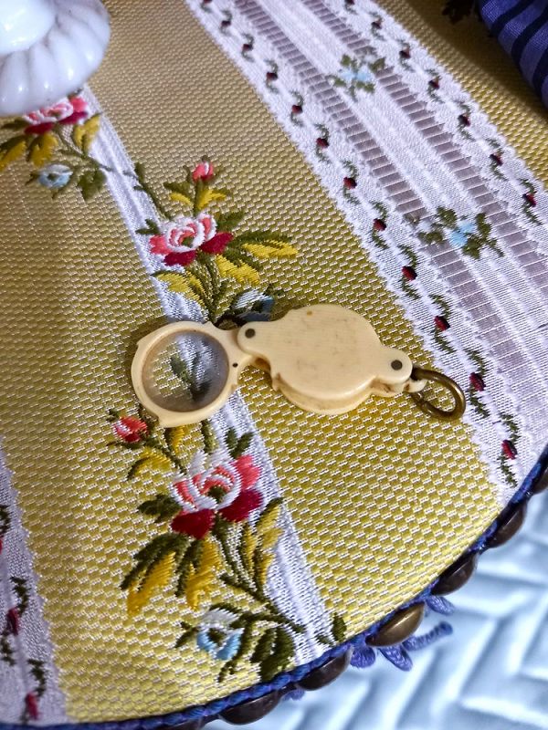 Rare 1&quot; tiny antique French Poupee Magnifying Glass