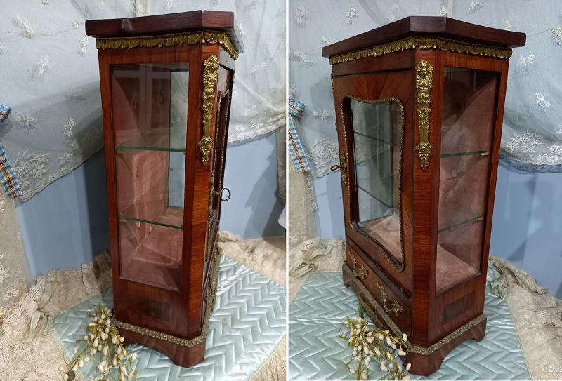 Luxury French Rosewood Vitrine by Maison Giroux