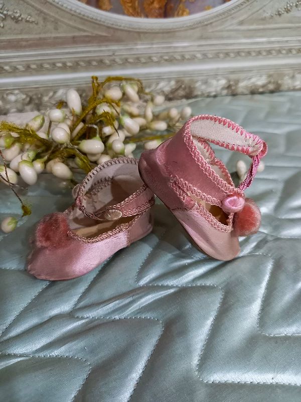 Light Rose French size 6 Bebe Shoes