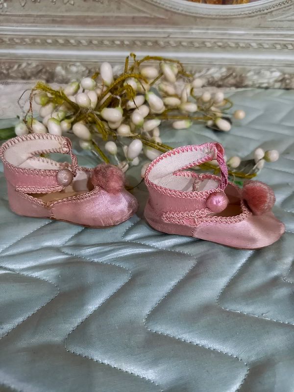 Light Rose French size 6 Bebe Shoes