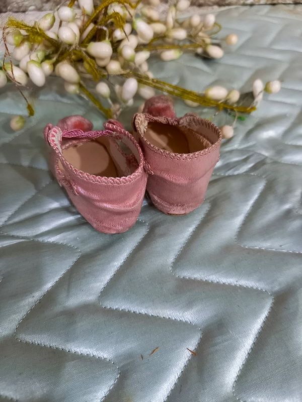 Light Rose French size 6 Bebe Shoes