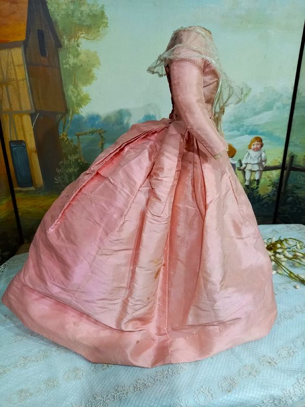 Superb Fashionable Antique Silk Poupee Gown / 1870th.