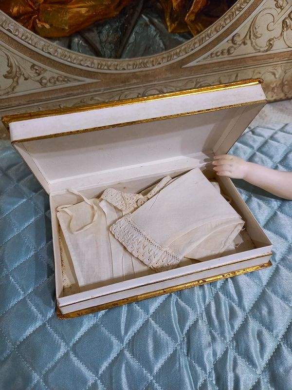 French Poupee Blouse in original Box / France 1860th.