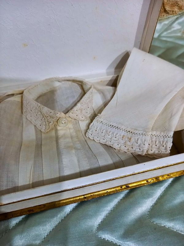 French Poupee Blouse in original Box / France 1860th.