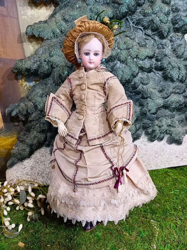 Lovely French bisque Teen Fashion Doll / France circa 1875