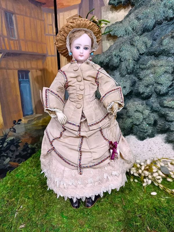 Lovely French bisque Teen Fashion Doll / France circa 1875