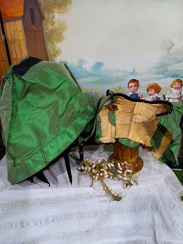 From &quot; Nadaud &quot; Doll Shop superb Green silk Poupee Bustle Gown