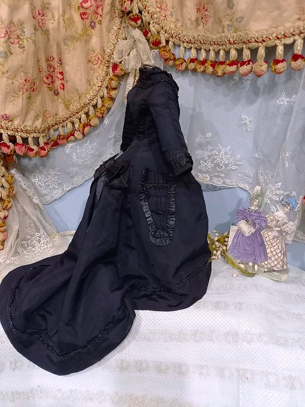 Stunning all original French Poupee Afternoon Gown with long Train