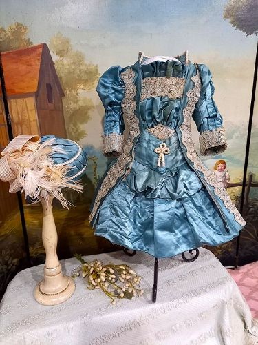 antique french fashion doll dress Antique french original gown with aqua accentes for fashion doll about 17-18" tall for sale in respectfulbear doll shop #antiquedoll #frenchfashionsoll #doll #frenchfashion #Huret