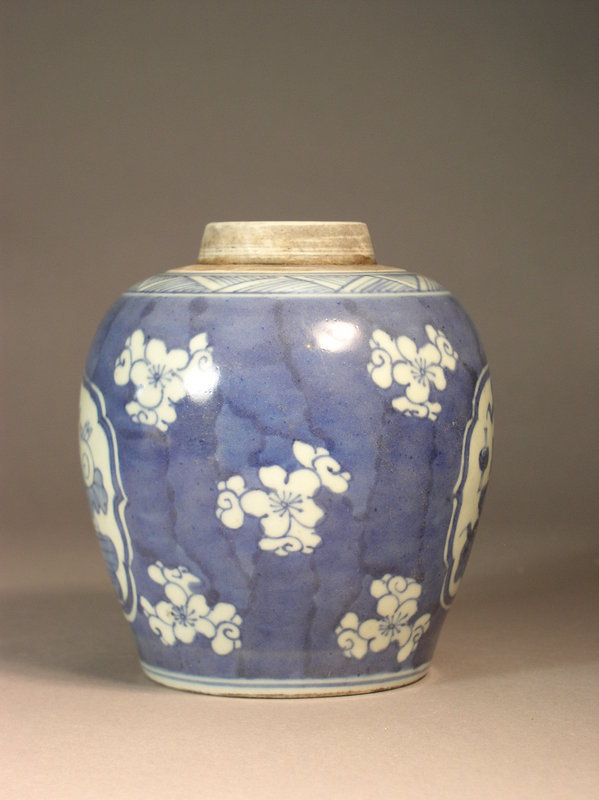 Chinese blue / white porcelain ginger jar
