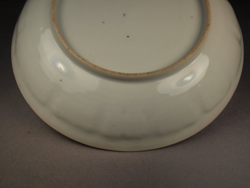 Chinese polychrome porcelain dish