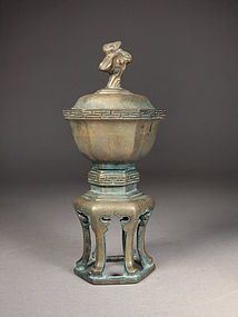 Chinese bronze vessel with lid