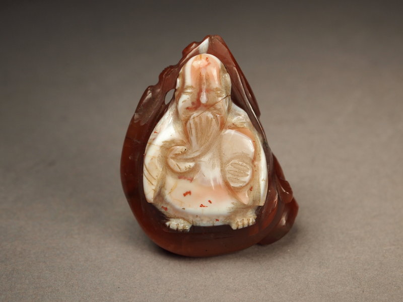 Chinese carved carnelian cameo toggle