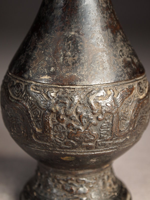 Chinese bronze arrow vase