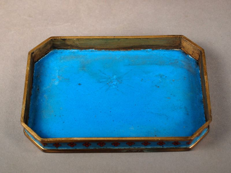 Chinese cloisonne enamel box